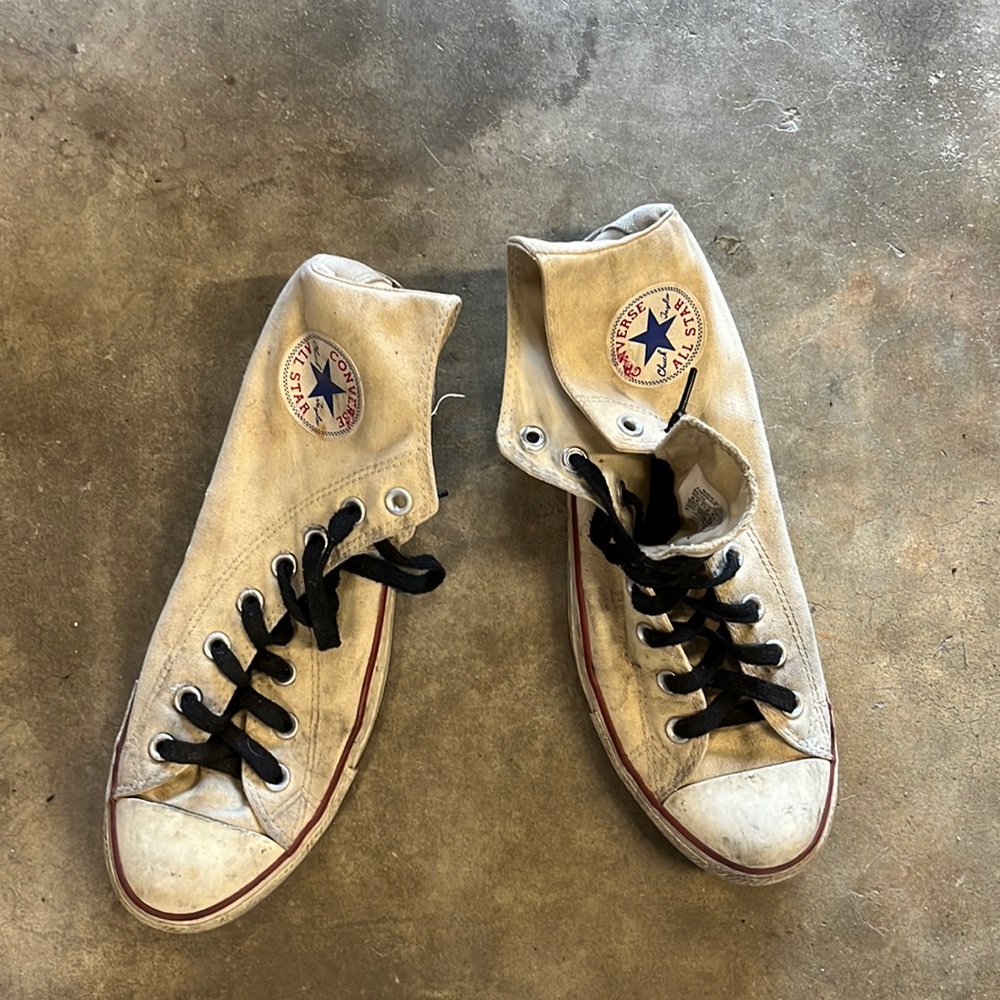 Mens 9.5 cream converse all stars